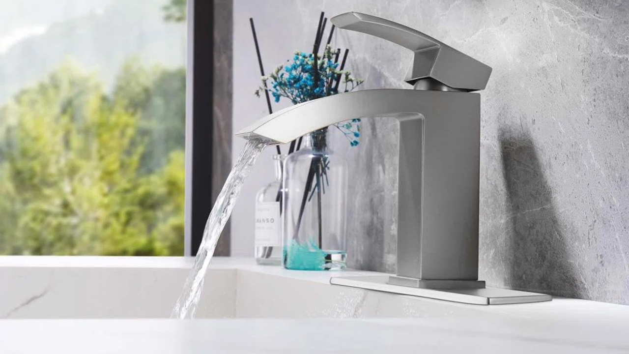 The Role of Single Handle Faucets in Minimalist Bathroom Design