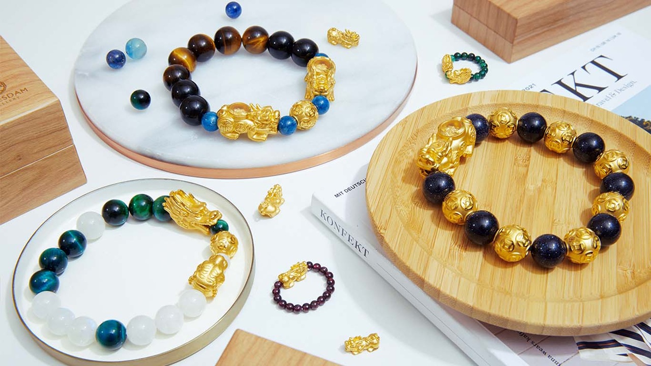 The Meaning Behind Feng Shui Bracelets and How to Wear Them
